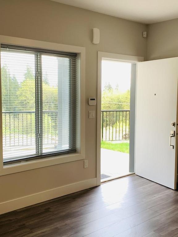 Baycrestone Apartment Coquitlam Exterior photo